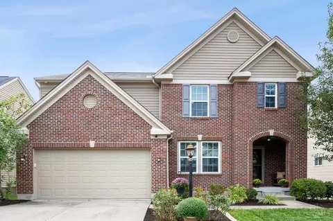 8823 Bluejay View Dr, Cleves, OH 45002