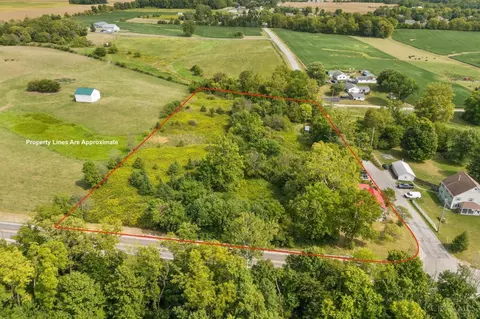 21 Hoskins Rd, Wilmington, OH 45177