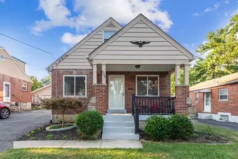 3759 St Johns Ter, Deer Park, OH 45236