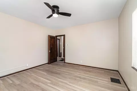 Bedroom - 5003 Laconia Ave, Cincinnati, OH 45237 photo 3 of 4