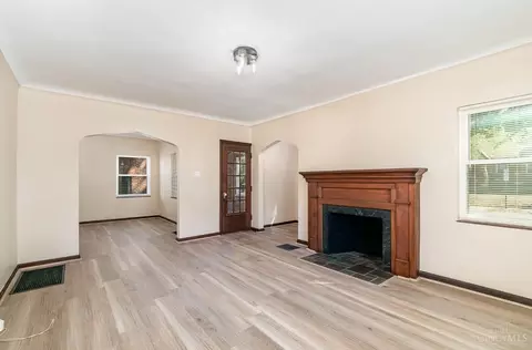 Living - 5003 Laconia Ave, Cincinnati, OH 45237 photo 2 of 3