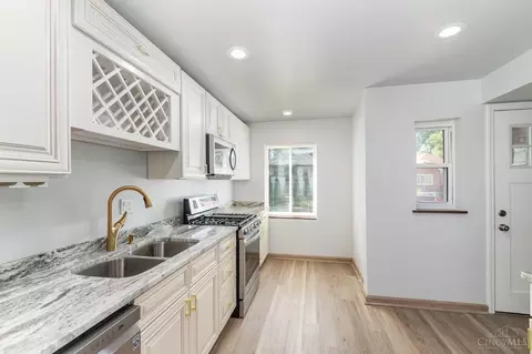 Kitchen - 5003 Laconia Ave, Cincinnati, OH 45237 photo 1 of 2