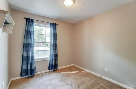 Bedroom - 6578 Knottypine Dr, Cincinnati, OH 45230 photo 4 of 5