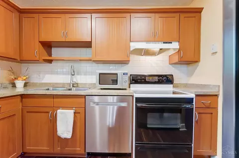 Kitchen - 6578 Knottypine Dr, Cincinnati, OH 45230 photo 1 of 2