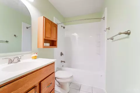 Bath - 6578 Knottypine Dr, Cincinnati, OH 45230 photo 1 of 3
