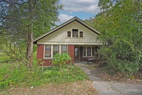 6106 Plainfield Rd, Cincinnati, OH 45213
