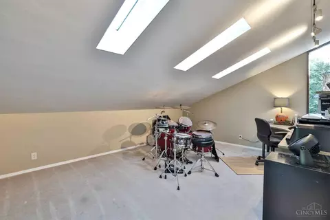 Other - 548 Rollingrock Ln, Cincinnati, OH 45255 photo 6 of 21