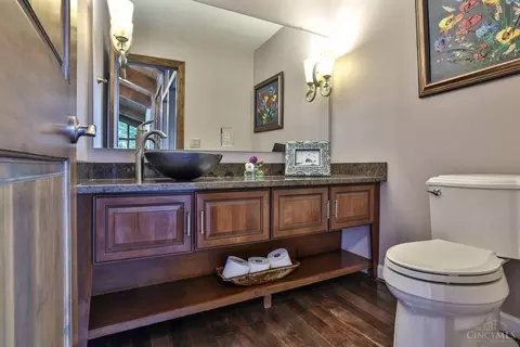 Bath - 548 Rollingrock Ln, Cincinnati, OH 45255 photo 3 of 6