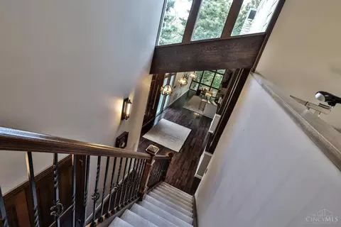 Entry Way - 548 Rollingrock Ln, Cincinnati, OH 45255 photo 5 of 5