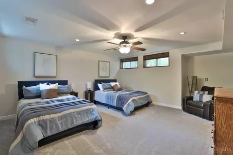 Bedroom - 548 Rollingrock Ln, Cincinnati, OH 45255 photo 4 of 8