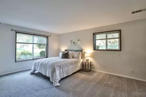 Bedroom - 548 Rollingrock Ln, Cincinnati, OH 45255 photo 5 of 8
