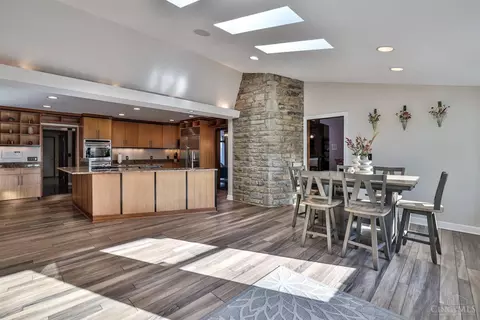 Dining - 548 Rollingrock Ln, Cincinnati, OH 45255 photo 5 of 5