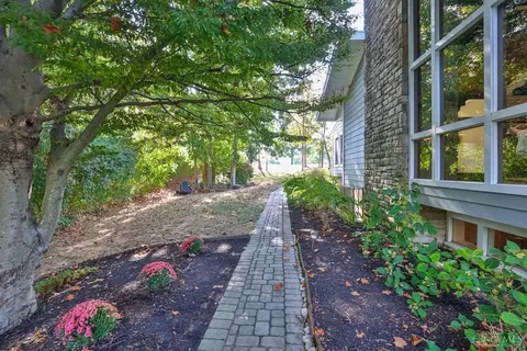 Exterior - 548 Rollingrock Ln, Cincinnati, OH 45255 photo 11 of 19