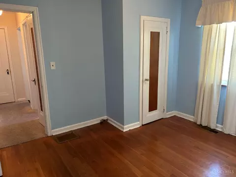 Bedroom - 1618 Joseph Ct, Cincinnati, OH 45231 photo 3 of 9
