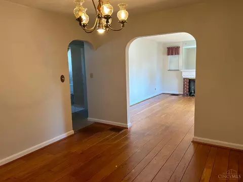 Living - 1618 Joseph Ct, Cincinnati, OH 45231 photo 6 of 7