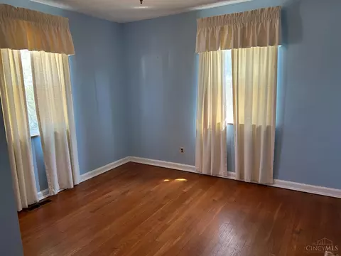 Bedroom - 1618 Joseph Ct, Cincinnati, OH 45231 photo 1 of 9