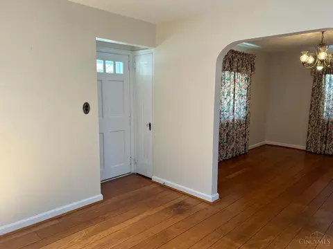 Entry Way - 1618 Joseph Ct, Cincinnati, OH 45231 photo 1 of 2
