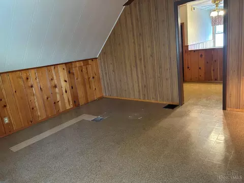 Bedroom - 1618 Joseph Ct, Cincinnati, OH 45231 photo 6 of 9