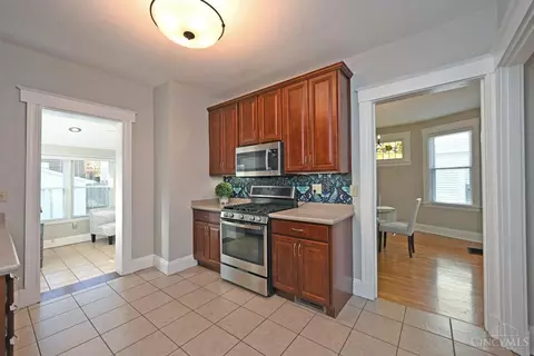 Kitchen - 2727 Atlantic Ave, Cincinnati, OH 45209 photo 2 of 4