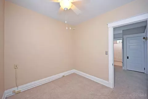 Bedroom - 2727 Atlantic Ave, Cincinnati, OH 45209 photo 6 of 8