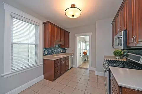 Kitchen - 2727 Atlantic Ave, Cincinnati, OH 45209 photo 1 of 4