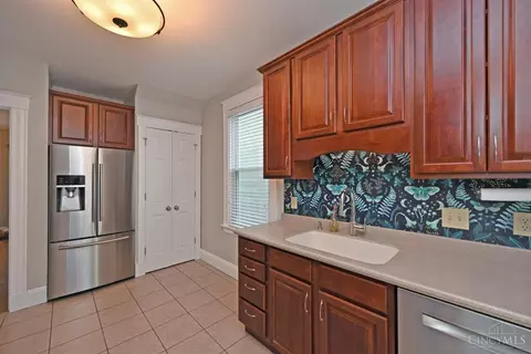 Kitchen - 2727 Atlantic Ave, Cincinnati, OH 45209 photo 4 of 4