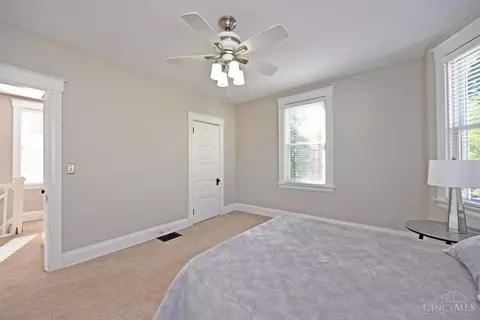 Bedroom - 2727 Atlantic Ave, Cincinnati, OH 45209 photo 1 of 8