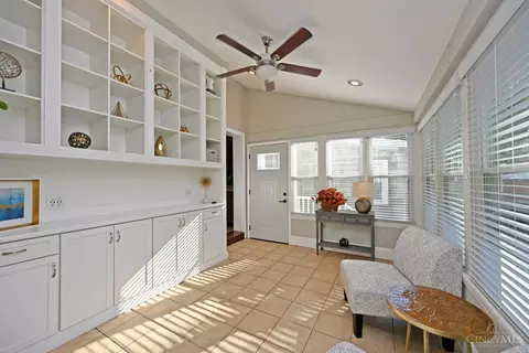 Entry Way - 2727 Atlantic Ave, Cincinnati, OH 45209 photo 4 of 4