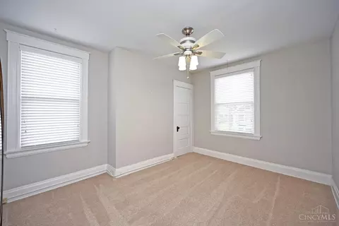 Bedroom - 2727 Atlantic Ave, Cincinnati, OH 45209 photo 3 of 8