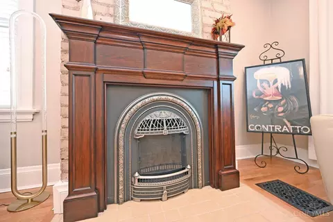Living - 2727 Atlantic Ave, Cincinnati, OH 45209 photo 2 of 3