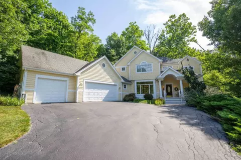 5650 Brookstone Dr, Anderson Twp, OH 45230