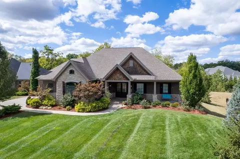 7555 Stillwater Dr, Hamilton Township, OH 45039