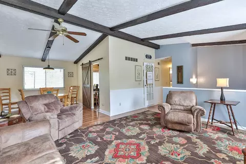 Living - 11981 Blackhawk Cir, Cincinnati, OH 45240 photo 4 of 5