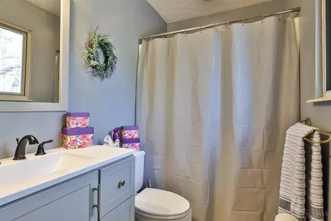 Bath - 11981 Blackhawk Cir, Cincinnati, OH 45240 photo 1 of 3