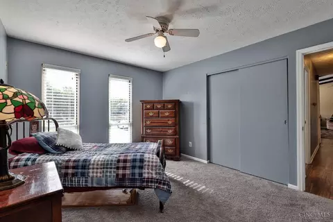 Bedroom - 11981 Blackhawk Cir, Cincinnati, OH 45240 photo 3 of 6