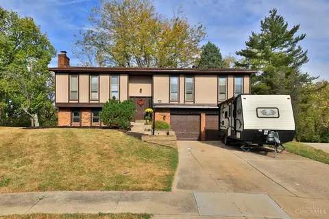 11981 Blackhawk Cir, Cincinnati, OH 45240