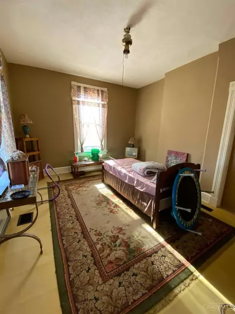 Bedroom - 258 Strader Ave, Cincinnati, OH 45226 photo 1 of 2
