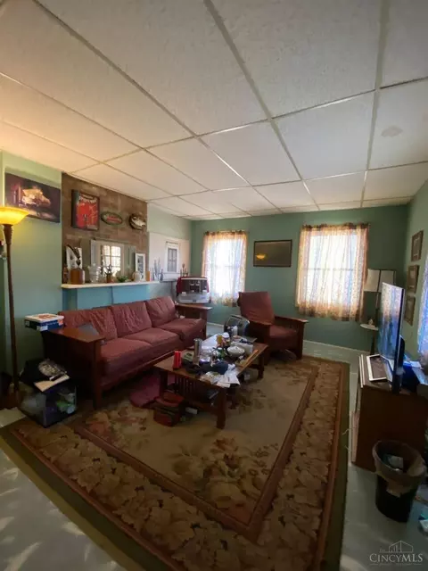 Living - 258 Strader Ave, Cincinnati, OH 45226 photo 1 of 3