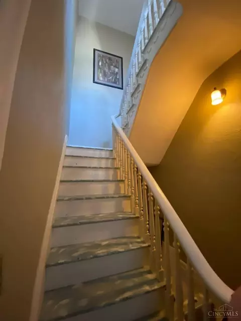 Entry Way - 258 Strader Ave, Cincinnati, OH 45226 photo 1 of 3