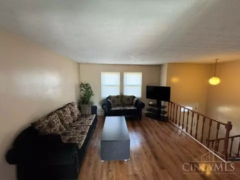 Living - 1589 Forester Dr, Cincinnati, OH 45240 photo 1 of 4