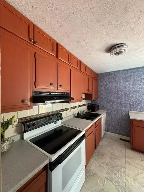 Kitchen - 1589 Forester Dr, Cincinnati, OH 45240 photo 1 of 1