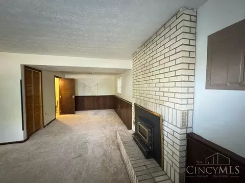 Living - 1589 Forester Dr, Cincinnati, OH 45240 photo 4 of 4
