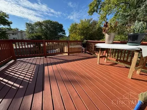 Exterior - 1589 Forester Dr, Cincinnati, OH 45240 photo 4 of 8