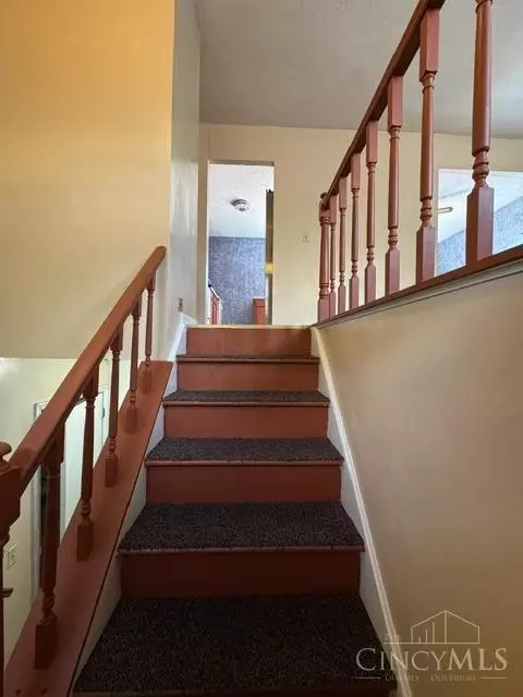 Entry Way - 1589 Forester Dr, Cincinnati, OH 45240 photo 1 of 5