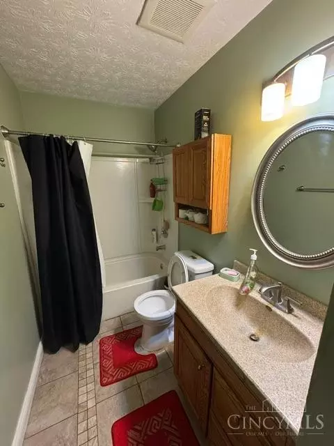 Bath - 1589 Forester Dr, Cincinnati, OH 45240 photo 2 of 2