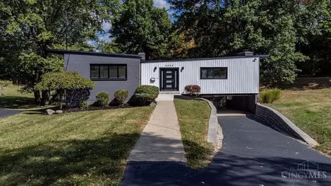 3894 Chatwood Ct, Cincinnati, OH 45248