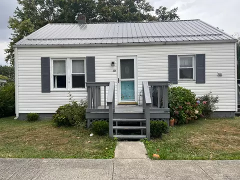 221 Sycamore St, Lynchburg, OH 45142