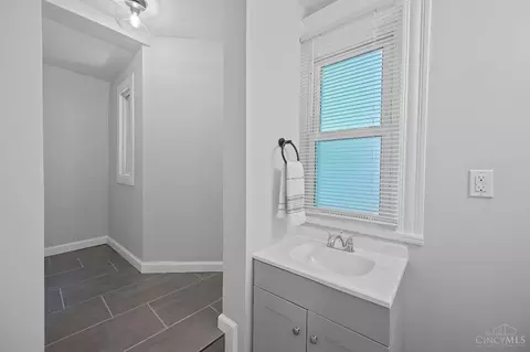 Bath - 1415 Cedar Ave, Cincinnati, OH 45224 photo 2 of 4