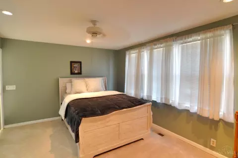 Bedroom - 4717 Highridge Ave, Cincinnati, OH 45238 photo 1 of 5