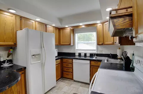 Kitchen - 4717 Highridge Ave, Cincinnati, OH 45238 photo 1 of 3